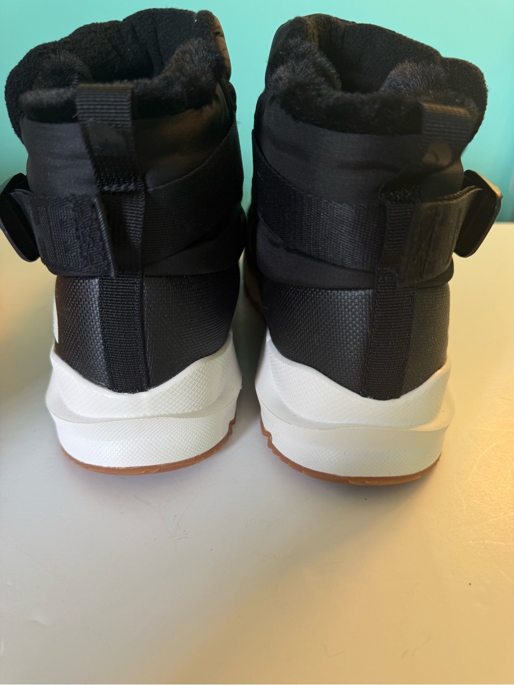 NEW The North Face Women’s Black Quilted Slip-in Ankle Snow Boots - Picture 4 of 10